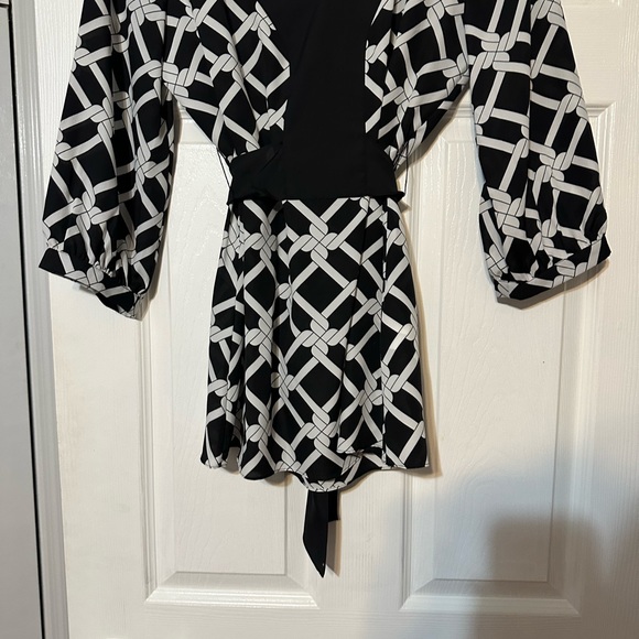 Calvin Klein Link Pattern Blouse - Picture 3 of 14